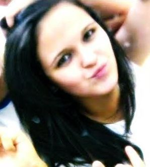complicada, legal, boba, chorona, amiga, companheira, adora brigadeirooo, adeiaa o silêncioo