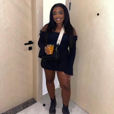 BukolaRose_'s profile picture. • Twenty Four •