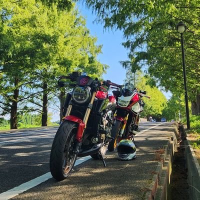 海が好き…🌊
イルカが好き…🐬
車とバイクが好き…🏍️
CKBが好き…🎙️
旦那さんと走るの好き…🏍️

宜しくです‼️