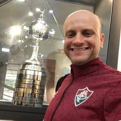 Regra 1: Falar do Fluminense. Regra 2: Falar do Fluminense. Também abordo cinema (citação a Clube da Luta não foi em vão), NFL, quadrinhos e pouco de política.