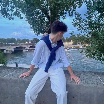 JulozTweet's profile picture. Juste pour le plaisir :)