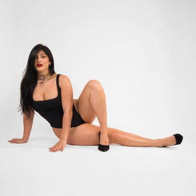 Thick Thighs, Big Vibes: Dive into the Passion! Join the Obsession