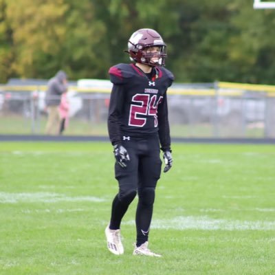 MCHS 2026 - 5’10 170 - 3.7GPA - 15 years old - Catcher, OF - WR, LB ⚾️🏈contact: cadenoine844@gmail.com