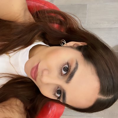 Caminando descalza por el fuego🔥ven conmigo a mi insta: raquelgam_