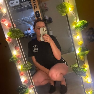 23 ✌🏼✨ Cashapp me if you like what you see 👀 Queenshell202