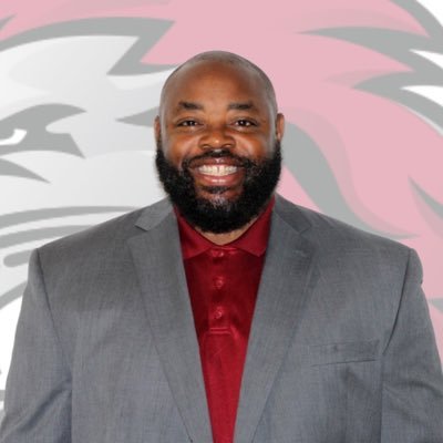 Head Men’s Basketball Coach @ Indiana University-Columbus 🎓Master of Science in Sports and Recreational Science from OhioU (2016) 🏀 Trainer/DJ