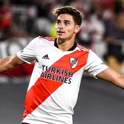 From Murphy, Argentina. Alvarez ,Chelsea , Inter and River plate Fan. Eden Hazard over Mo Salah any day.