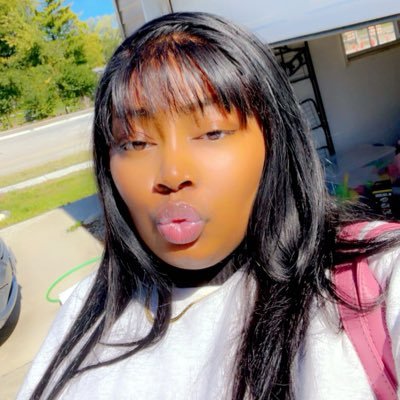 PoppinPeache's profile picture. 9/15 ♍️ Insta: g.peach98