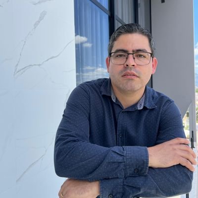 Prof° de Ciências, Física, Geografia e Química. Pós graduado em supervisão e gestão escolar. Técnico em Eletromecânica. Corretor de imóveis CRECI SC 53.419 F.