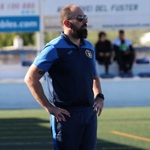 Entrenador UEFA A, Especialista Entrenador de Porteros Nacional C, Entrenador Benicarló Base Fútbol.