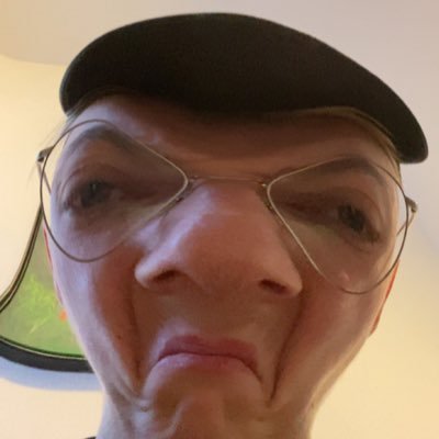 huhucs_'s profile picture. 