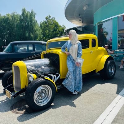 rida_zayn's profile picture. 🥼 (Doctor) My US 🇺🇸 Journey | Usmle step 2  Living in Italy 🇮🇹  | Travel | Books | Coffee | Flowers 💐  266K Fam on YouTube | Founder• @rzcosmetics