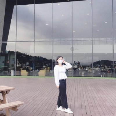 Eカップ/博多の高校教師/割とM🌻この間、彼と別れて自暴自棄。誰か遊ぼう😢笑!仕事終わりに会えるせふ欲しい〜〜らいん待ってるね→https://t.co/bKfAF4AUve