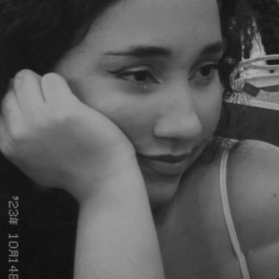 lulubizz_'s profile picture. • euphoria • 꿈은 사막의 푸른 신기루 🌠✨