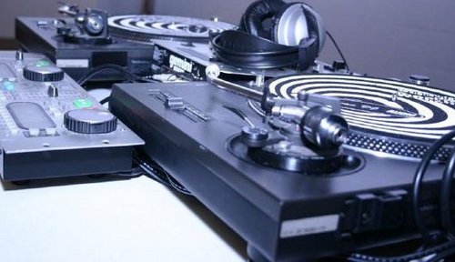 DJ2Kanzo1's profile picture. wha up y'all, I'm DJ 2Kanzo here 2 bring my beats to the world!! its across between underground east coast hip hop(aka BBoy Muzik) wit a touch of crunk.