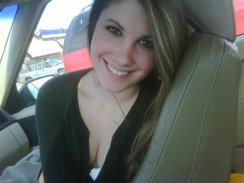 I need some love on new years. How about a romantic night at my place? add me at http://go-url.in/7Mk