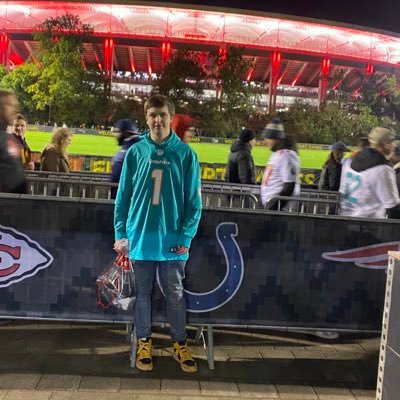 22, Miami Dolphins 🏈 🐬 and Man United/ Birmingham City fan 🇬🇧