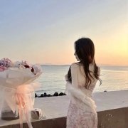 Deche1048060's profile picture. 