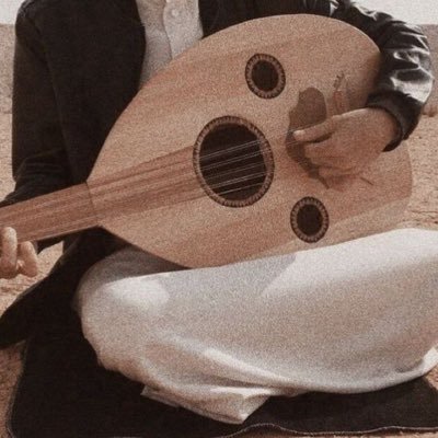 أصنع ذاتك بنفسك لا بتقليد الآخرين .اللهُمَّ الرضا الذي يجعل قلوبنا هادئة وهمومنا عابرة ومصائبنا هينة🤍