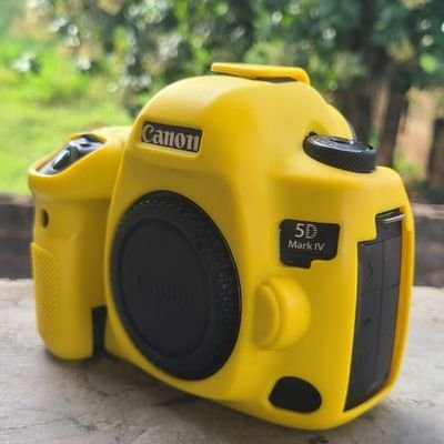 Your trusted Ibadan Camera Blog. Dm if you want to sell or buy camera 📷, lenses and other studios gadgets.