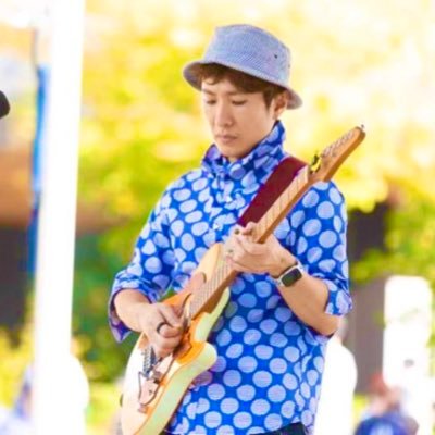 Yugo MORIKAWA (POLYGON HEAD) guitar player, composer ポリゴンヘッドのギターヴォーカル、森川 祐護です。