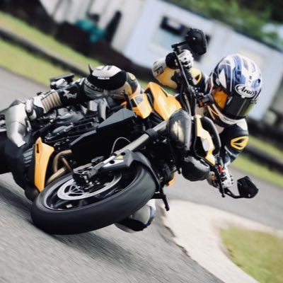 87Ltd./フリーマガジン Booyah企画代表 /Mr.BikeBG連載/バイクとクルマが大好物(それらを愛でるお仕事)/愛機はCB750F(B)・エイプ(CB90.0F)・MINI U25 JCW/ https://t.co/OHRRBh9ZwR