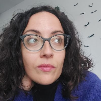 Mamá de Emma 🥰
Periodista y Community Manager 🌠
Asesora y formadora en RRSS 🌟
Marketing online 💡
Comunicación 🗣️