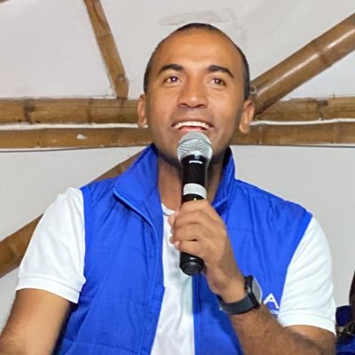 Ciudadano, ex-diputado del Cauca por el @PartidoMira #IdentidadyConvicción Generación de Empleo, Emprendimiento y Educación.👨🏾‍🏫