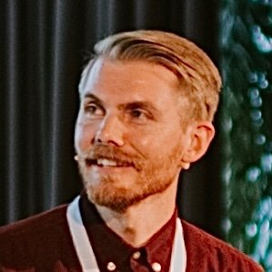 Head of Design at Vipps MobilePay — Tweet about Design Leadership, UX and how to use AI as a designer