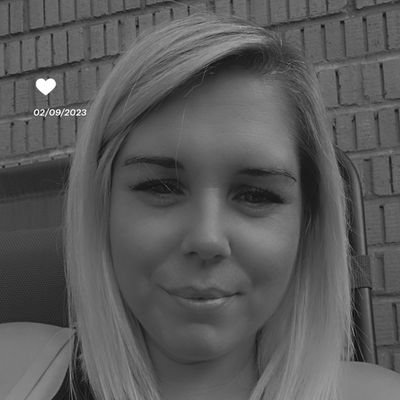 RichZoey57255's profile picture. 