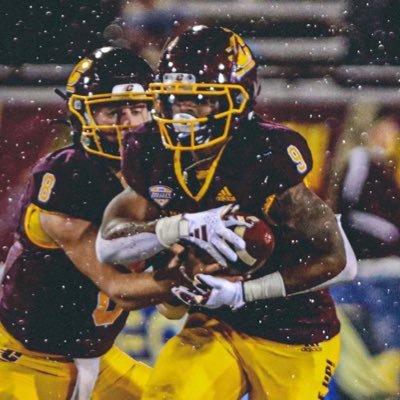 CMU RB #9💛chill it’s Twitter cuz❤️Aspirations athlete💪🏾 we not even up yet free Isaac and mal 🙏🏾 “the problem always happens before the miracle”