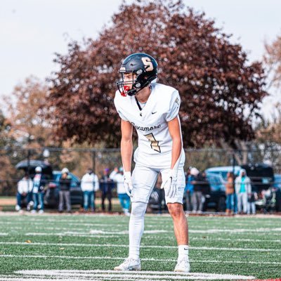 2 sport athlete football/tack🏈🏃‍♂️| HM all conference/HM all academics| 🎓sycamore highschool (25’) 📏-5’10 165lbs 3.5/4.0 GPA | laser 40-4.44