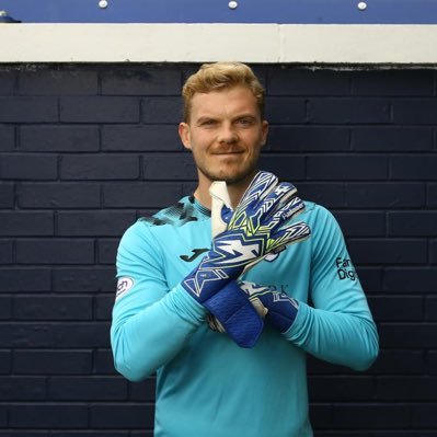 Professional Goalkeeper / Coach @raithrovers ⚽️ Founder of @properformgk ⚽️ @kaliaaer 🧤