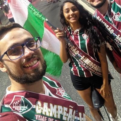 católico apostólico romano e sócio do Fluminense Football Club 🇭🇺👊🏻🇧🇬