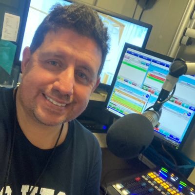 Reporter/Weekend Anchor for WBEZ, 91.5 FM. Board Prez for the Chicago Headline Club (SPJ). 3 X Chicago Marathon finisher. Go Bulls, Sox, Bears, Indiana Fever.