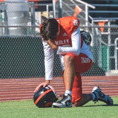 Quarterback at Reedley College | 6’2 215 lbs