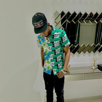 OseiAgyemangPe2's profile picture. Try to be a hero 🦸‍♂️ not zero