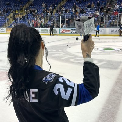 In-game host | @victoriaroyals 🎤  Managing Editor | @victoriabuzzes 🐝 seanna@victoriabuzz.com 💌