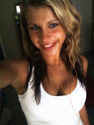 ToriMelone's profile picture. This is the easiest and fastest way to automate your Twitter following http://t.co/UQb1wskkqV