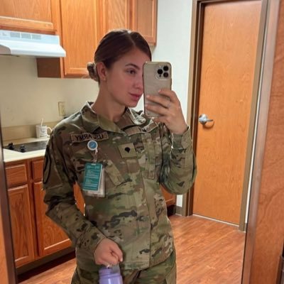 27, US Army Medic 🇺🇸 Jiujitsu  A buddy Christian woman 🙏 ✨  Texas 💜💙❤️👩‍⚕️ nature and animals lovers 🌿