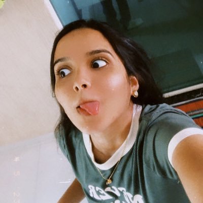 fã de curtir rolê e dormir no meio dele || fã de cachu e viajar || a aquariana arco íris da família 🏳️🌈