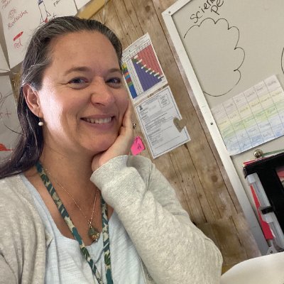 1st grade teacher. Building readers - growing leaders!