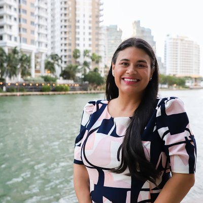 Mother, educator, daughter of immigrants. 🇨🇺 🇨🇴 Running for Congress in Florida's 27th District.