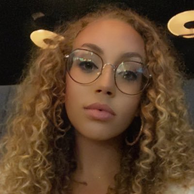 notalexhubert's profile picture. minding the business that pays me 😌