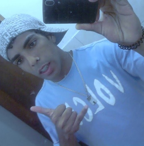 eu te amo meu irmao,obrigada por absolutamente TUDO.
'  amor por toda a vida s2

por : @umadiva__ :*
