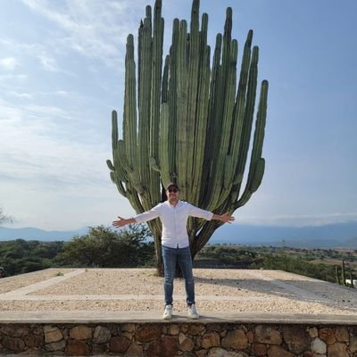 DanielCastr_O's profile picture. 