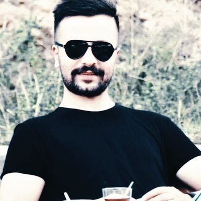 karanlıkta kaybolmuşum kimse beni aramasınnn ..