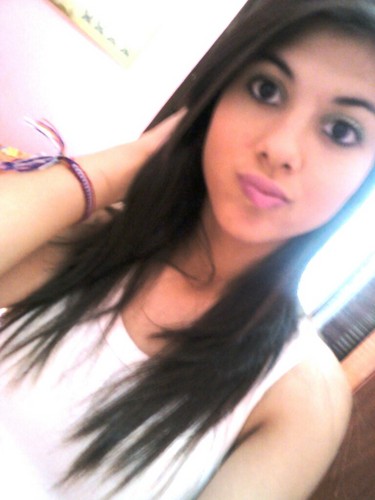 Amanda 15 anos. Dizem que sou louca, diferente, irônica, chata, excluida, safada, sarcástica, excluida Ahhh quer saber... Foda-se