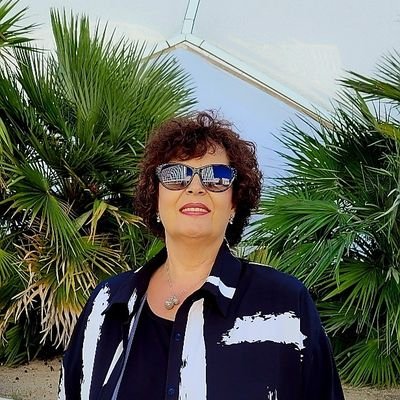 isabelsanbe's profile picture. Estudie en la Usal.  Socialista y Republicana. Al andar se hace camino...