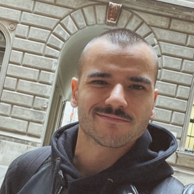 Semmelbroesl's profile picture. Gewichtehebender Theostudent in Wien. Dreamin' of a bright future 💡 #workhardprayhard